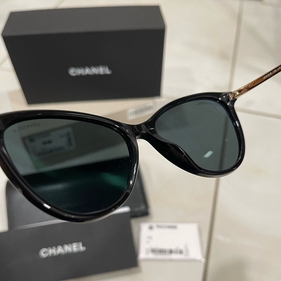 Chanel Interlocking CC Logo Cat-Eye Sunglasses - Picture 9 of 10